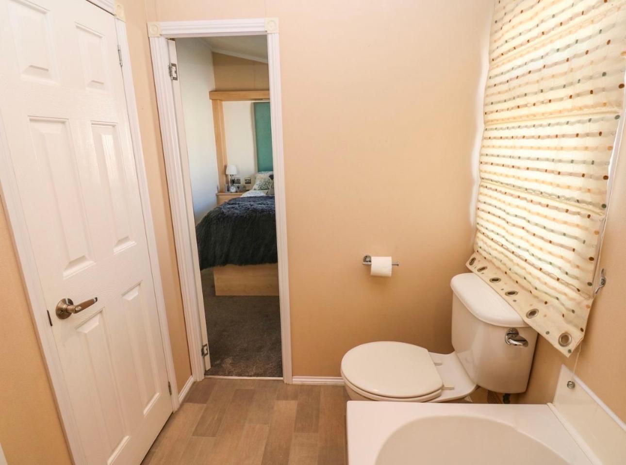 A And C Plot 21 2 Double Bedrooms Plot 21 With Hot Tub 1 Pet Only No Commercial Vans 4pm Check In Campsite High Hesket